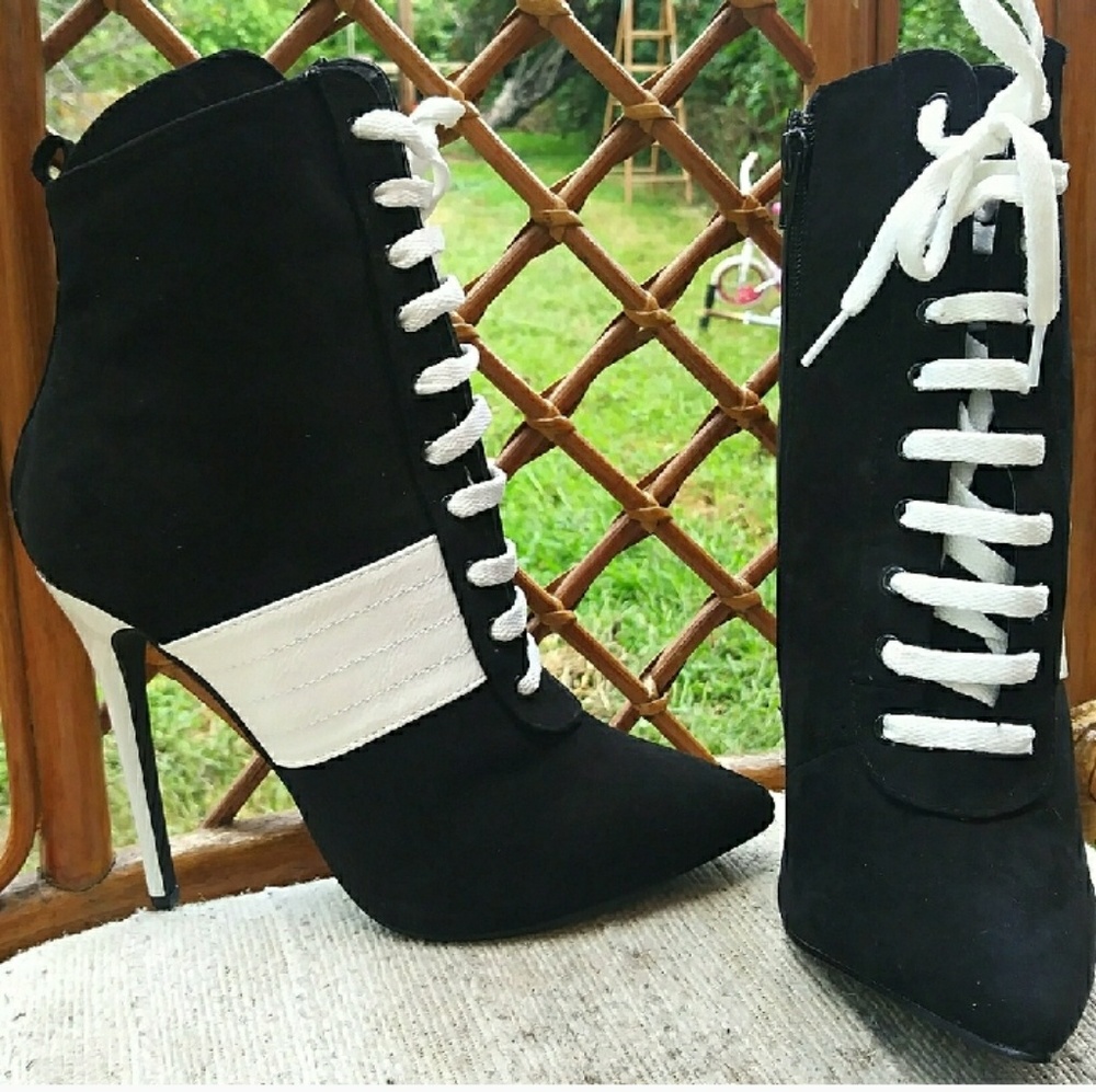 Liliana Lace Up Woman Ankle Boot
